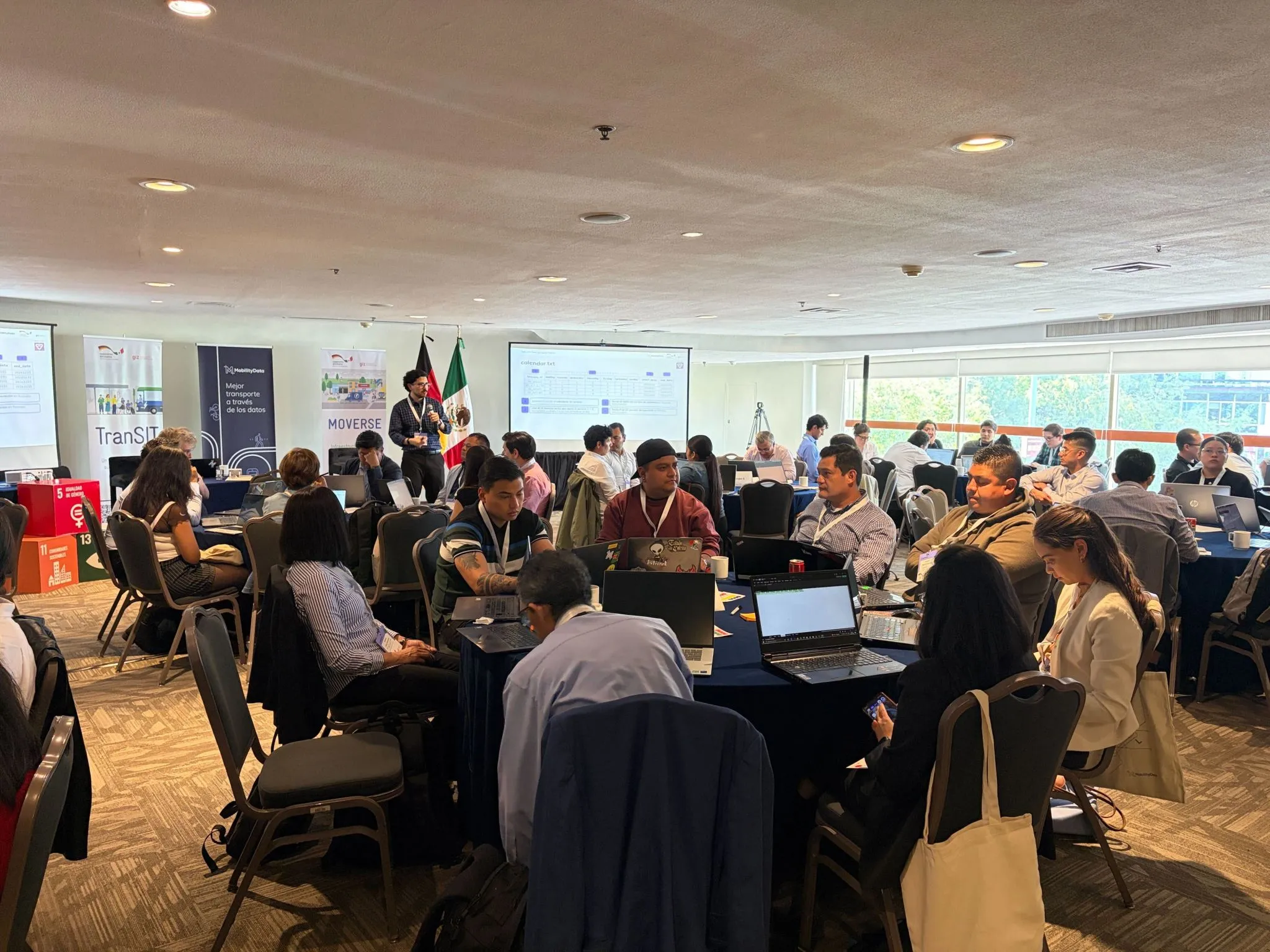 Taller GTFS: Datos que mueven ciudades — Promueve el uso de datos para mejorar el transporte público en México