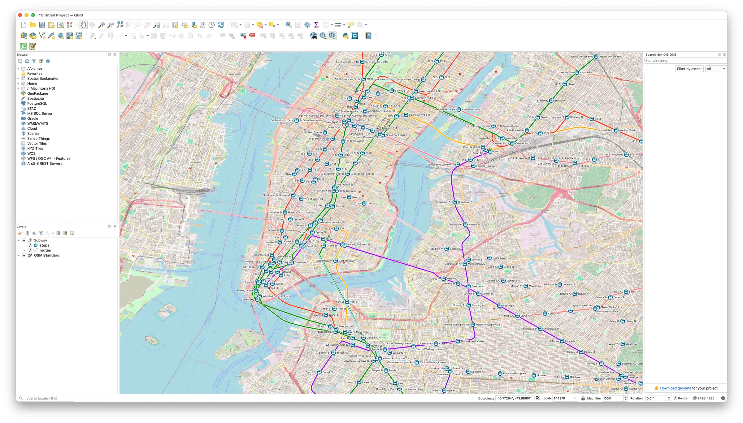 Rutas y paradas cargadas en QGIS con GTFS Go. Permite detectar visualmente paradas mal posicionadas o recorridos con errores geométricos.