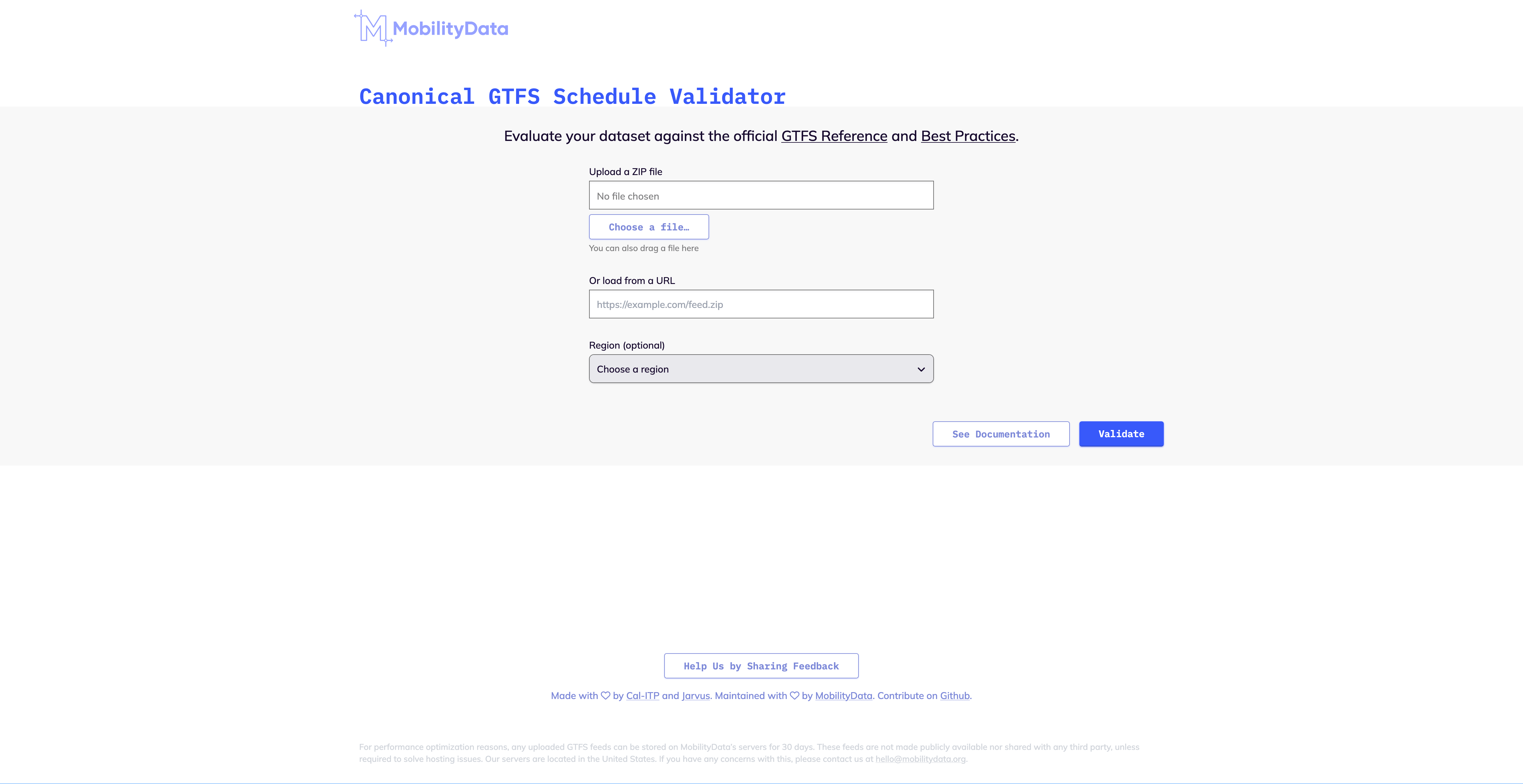 Interfaz del validador web de MobilityData. Permite subir el archivo ZIP directamente o proporcionar una URL.