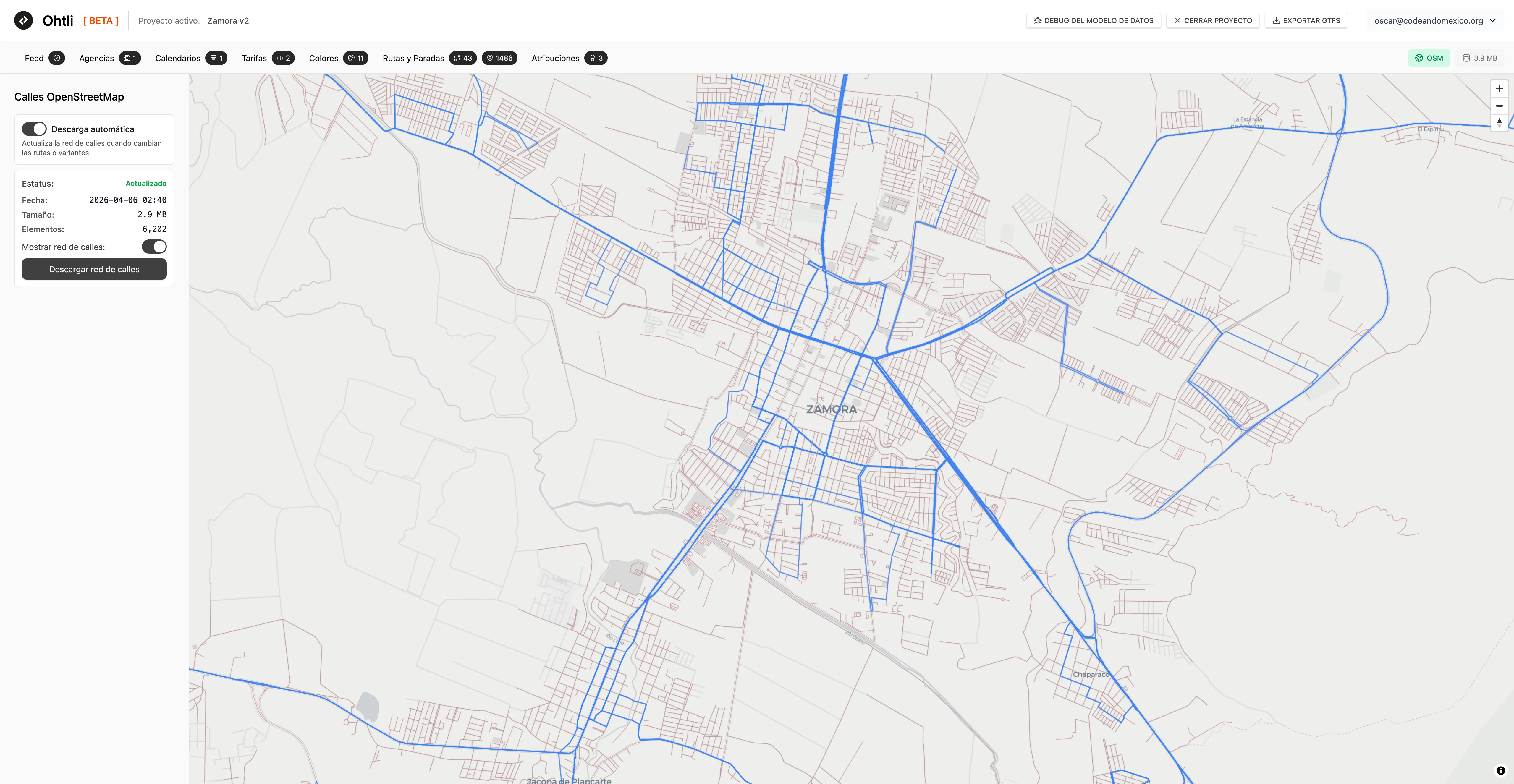 La herramienta hace uso de datos de OpenSteetMap para ayudar en la edición de datos georeferenciados ajustados al trazado de la red de calles.